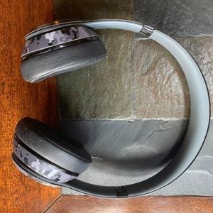 Digital Camo Wireless Beats